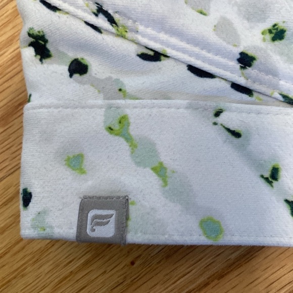 Fabletics Sports Bra Women’s Fleck print Greens clasp back activewear workout XL - Picture 5 of 8